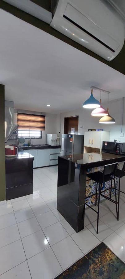 Adella Homestay Pantai Puteri - 5 Min Klebang * Malacca